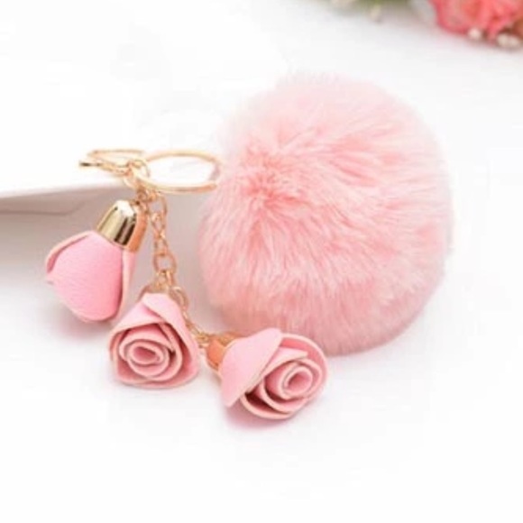 Accessories - Peach Pom Pom roses key ring